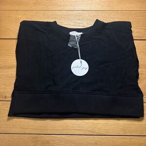 Petal & Pup Black Women's Cropped Sweatshirt